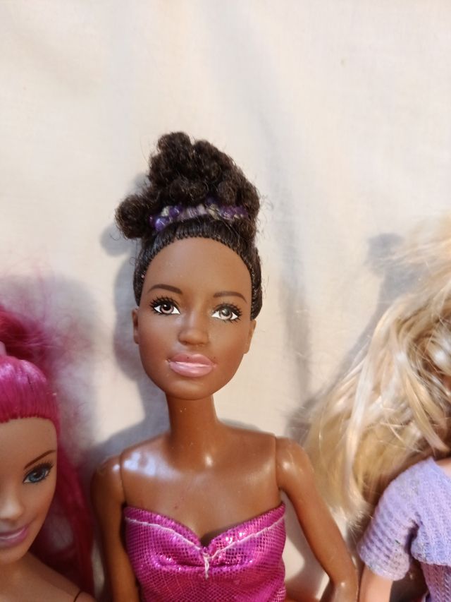 3 Barbies: Afro, rubia y pelirroja