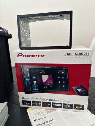 Subwoofer black bass - Pioneer Stereo Auto