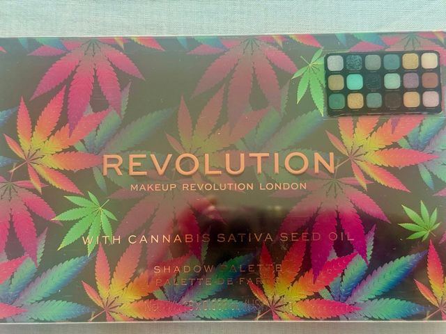 Paleta sombras Revolution