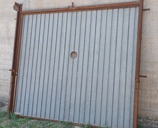 Puerta garaje metalica sin usar.