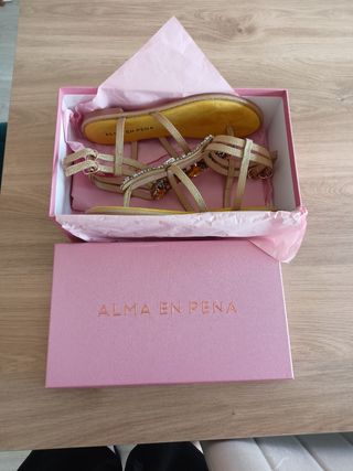 Sandalias Alma en Pena doradas - NUEVAS