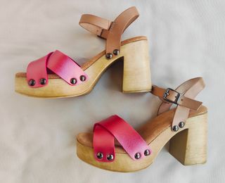 Sandalias plataforma tacón rosa