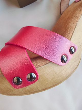Sandalias plataforma tacón rosa