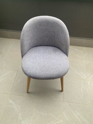 Silla gris - Tela y madera