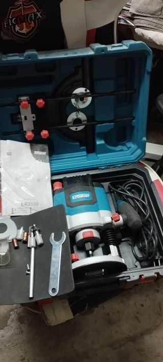 Fresadora Erbauer ER2100 - Router