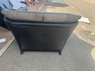 Sofá 2 plazas - piel negra y gris