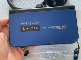 Nintendo 3DS XL Audioguide Louvre console limited