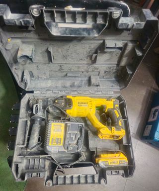 Taladro percutor Dewalt 18V