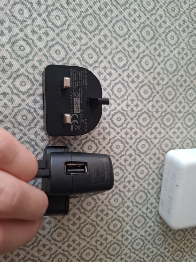 Cargadores usb: apple, Lenovo, and Motorola