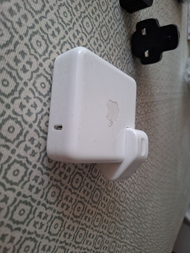 Cargadores usb: apple, Lenovo, and Motorola