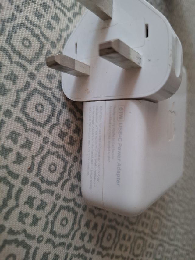 Cargadores usb: apple, Lenovo, and Motorola