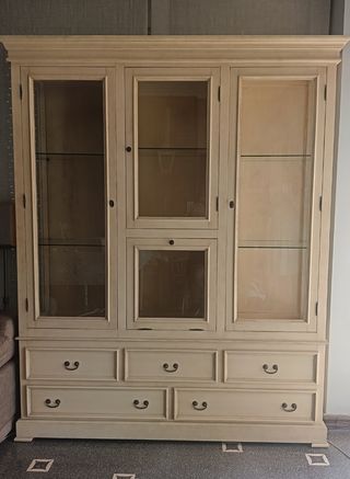 Vitrina Franco Furniture - Beige