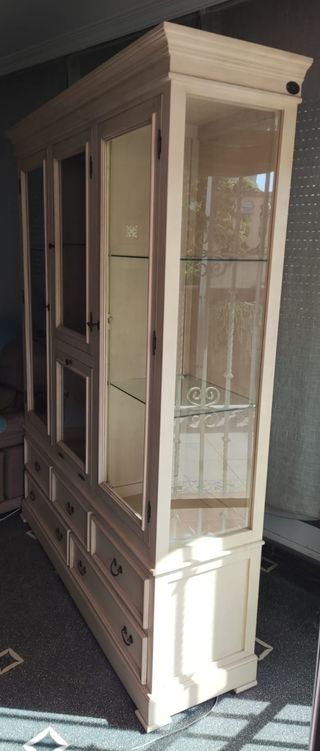 Vitrina Franco Furniture - Beige