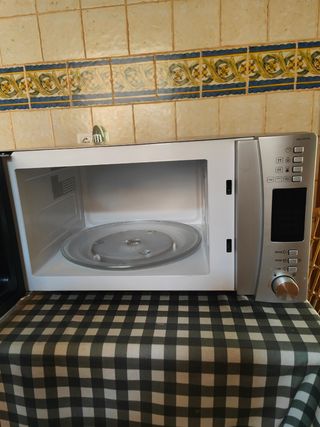 Microondas Candy CMG 25D CS