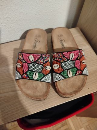 Chanclas abalorios 36