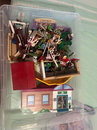 Playmobil: 2 granjas, vet y caballos