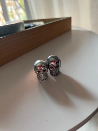 2 Tapones Calavera Metal - moto. Solo por envío
