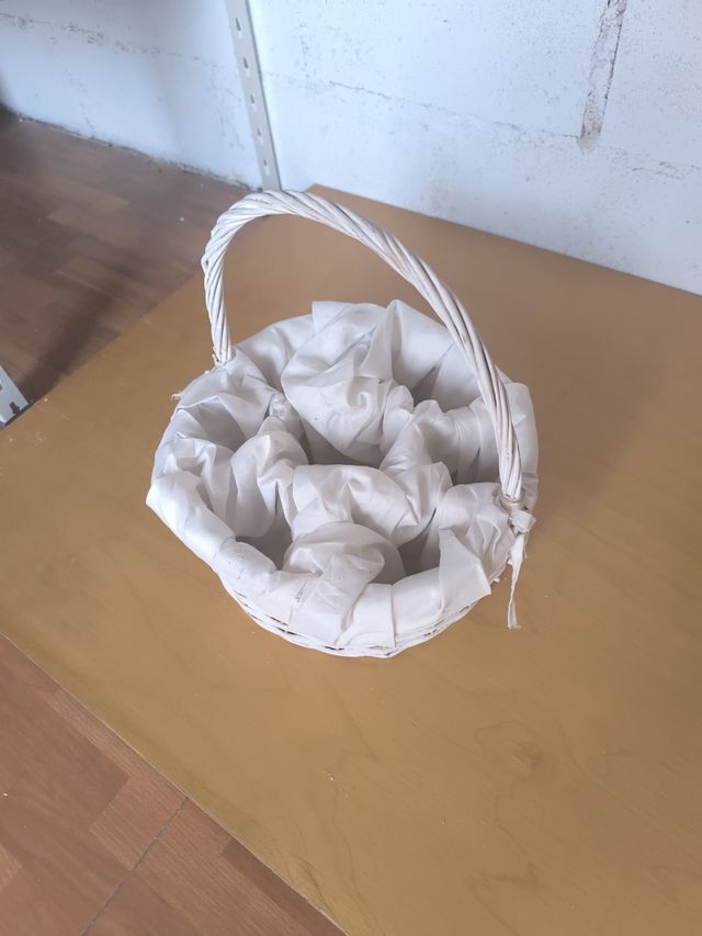 Cesta mimbre blanca bebé