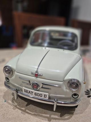 SEAT 600 D Salvat 1/8