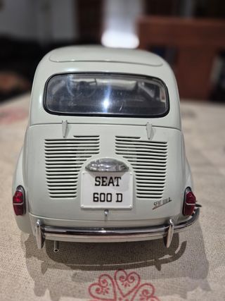 SEAT 600 D Salvat 1/8