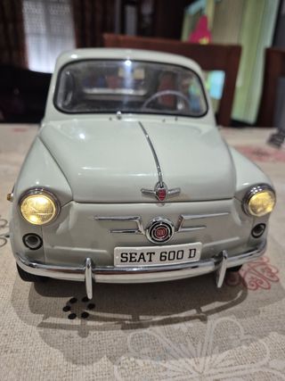 SEAT 600 D Salvat 1/8