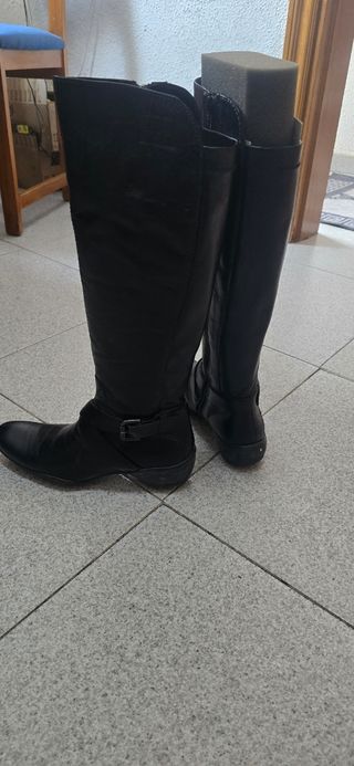 Botas altas negras piel