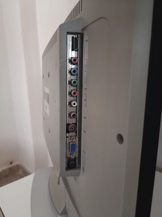 Televisión marca oki 17 pulgadas