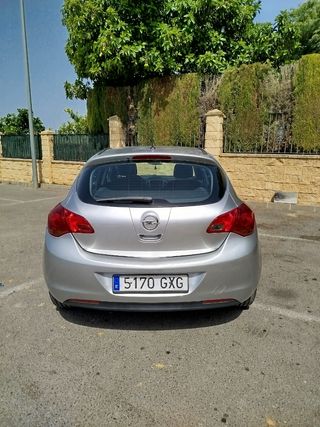 Opel Astra 2010