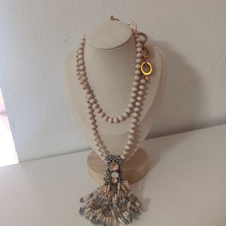 Collar Butterfly beige y dorado