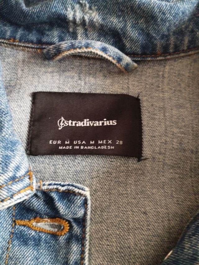 Cazadora vaquera desgastada