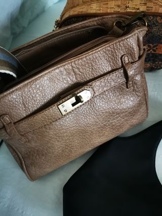 Stock borse
2 tracolla
1 a mano nera elegante 