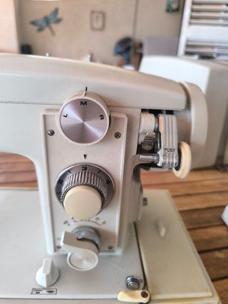 Máquina coser Victoria