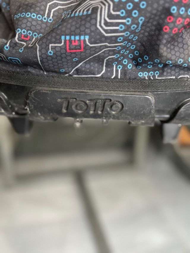 Mochila escolar ruedas - Totto