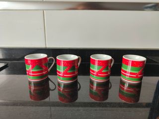 Juegos de tazas y vasitos