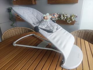 Hamaca Bebé BabyBjorn + Juguete
