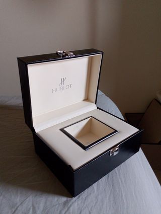 Caja baúl para reloj Hublot color negro