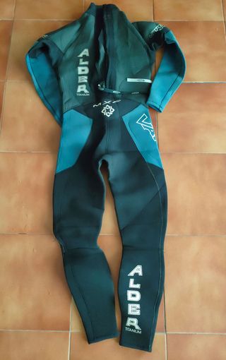 Traje surf Alder Titanium 4/3mm talla L