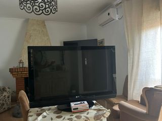 Televisión LCD negra