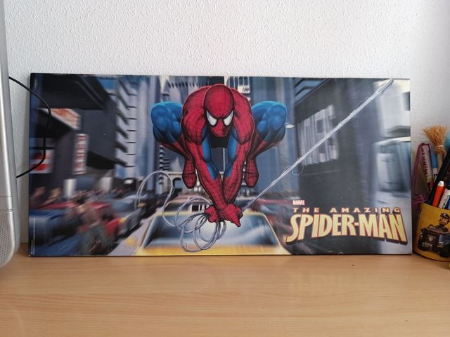 Cuadro de Spiderman Marvel, medidas aprox 50x 30