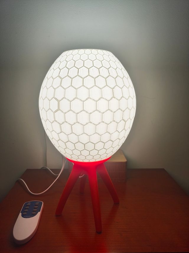 Lámpara de diseño hexagonal