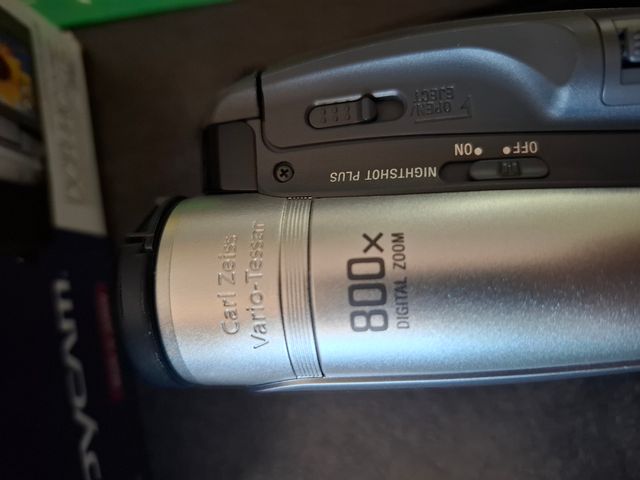 Sony Handycam DCR-HC27E - videocamera argento