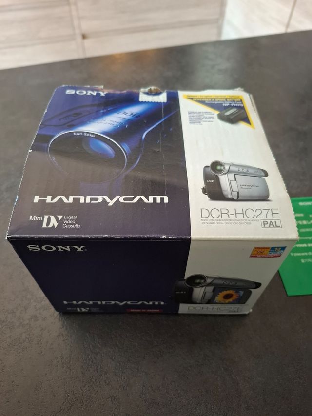 Sony Handycam DCR-HC27E - videocamera argento