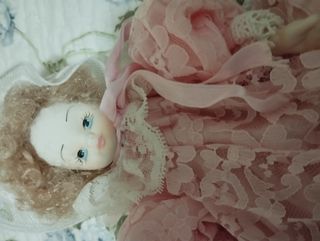 Bambola di porcellana vintage