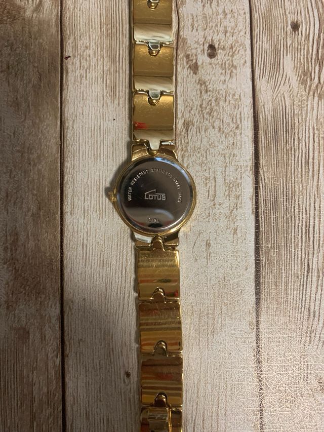 Reloj Lotus Dorado Mujer