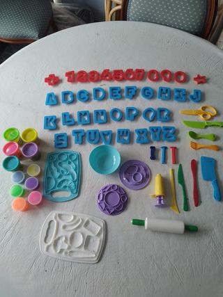 Juego Play-Doh: letras, números y herramientas