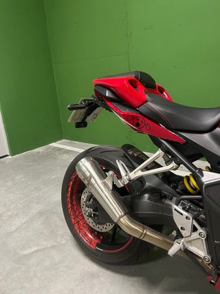 HONDA CBR 650 R roja