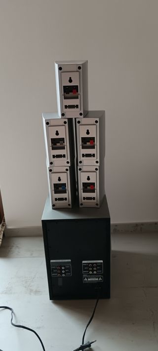 Home Theater 5.1 Dolby Surround Silver