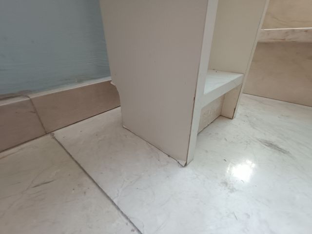 Estantería blanca Ikea GNEDBY