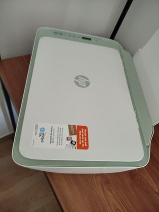 Impresora HP Deskjet 2700e - Verde & Blanca
