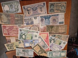 Billetes antiguos varios países